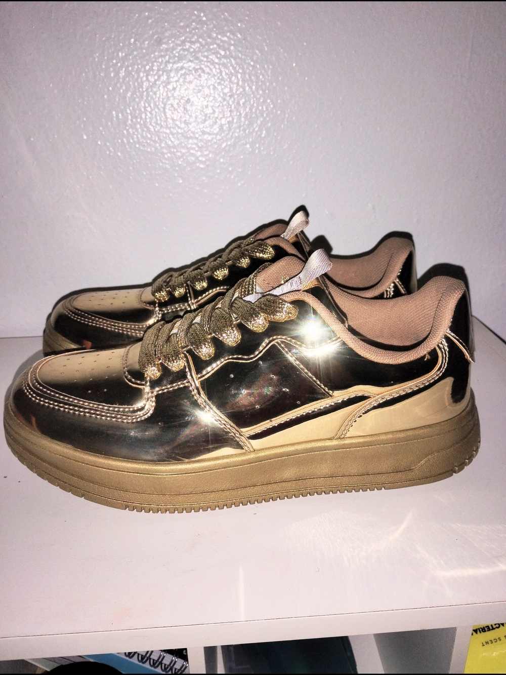 New Womens Metallic Gold Low-Top Sneakers